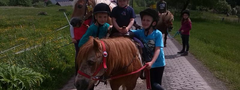 Kinder im Ponyclub