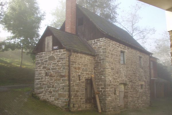 Das Backhaus im Frühnebel