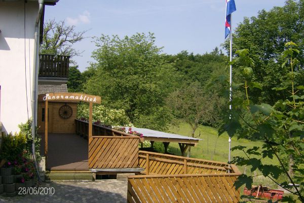gemütlich sitzen auf unserer Panoramaterasse